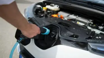 ما أهم شيء يجب التحقق من سلامته قبل شراء سيارات كهربائية مستعملة؟